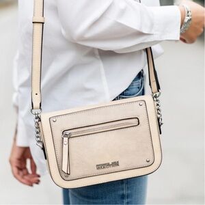 Kenneth Cole Reaction Flap Closure Crossbody Bag Chain Strap Detail Blush Lined